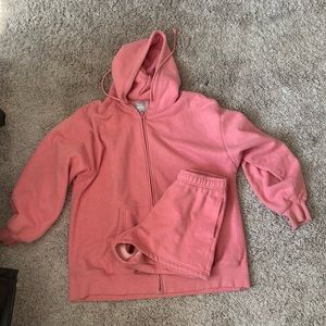 Aritzia sweatsuit (oversized hoodie and shorts )